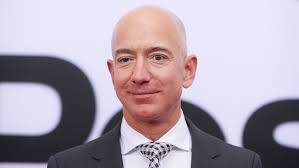 Nhìn thấy bản thân ở Jeff Bezos năm 30 tuổi: Chênh vênh không biết nên bỏ việc hay khởi nghiệp, đâu là điều sẽ khiến mình hối hận nhất?